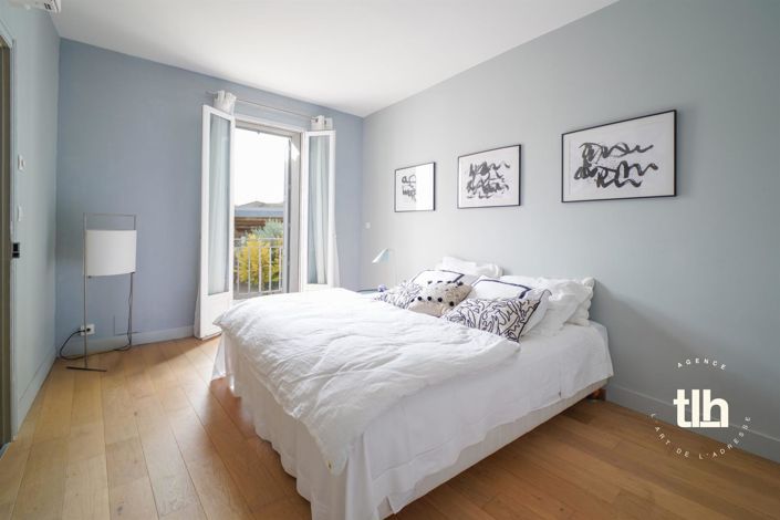 Image No.25-5 Bed Property for sale