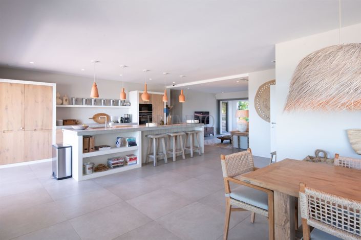 Image No.10-4 Bed House for sale