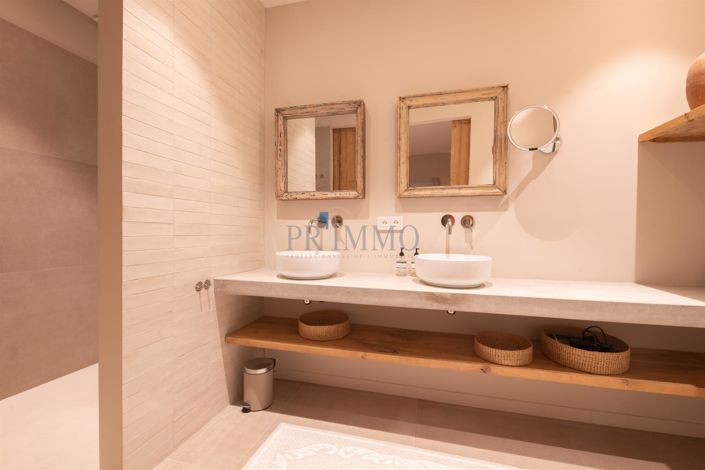 Image No.19-4 Bed House for sale
