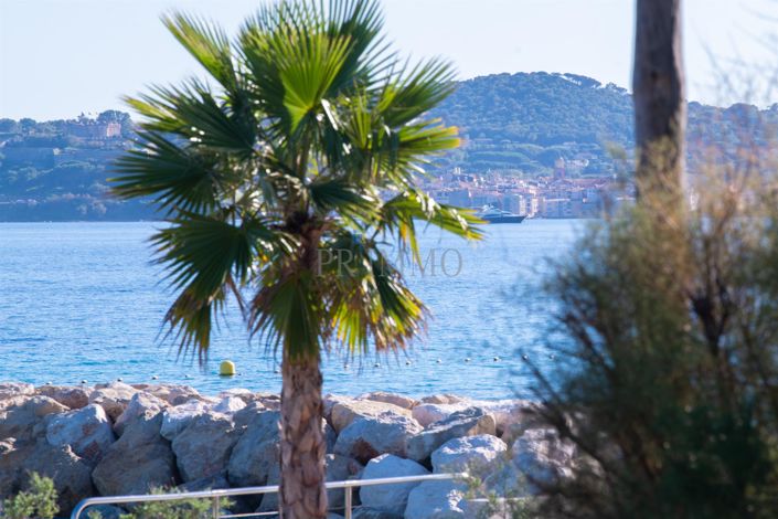 Image No.21-4 Bed House for sale