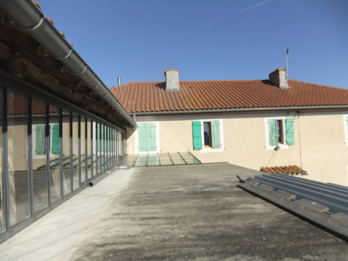 Image No.17-6 Bed House for sale