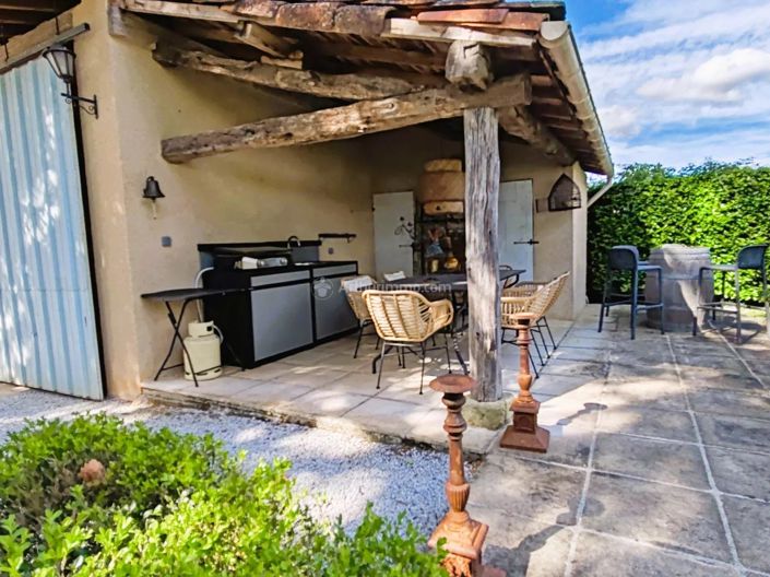 Image No.17-5 Bed House for sale
