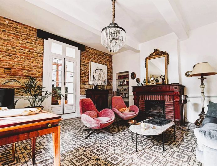 Image No.7-5 Bed House for sale