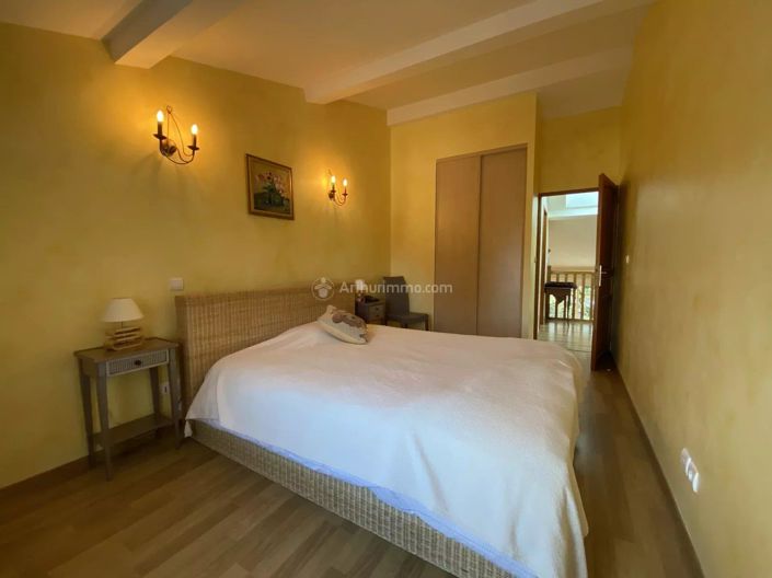 Image No.12-4 Bed House for sale