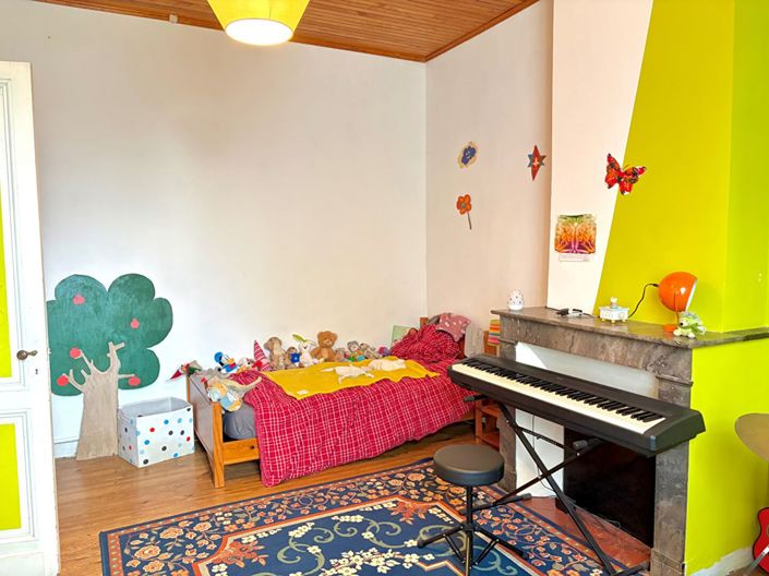 Image No.7-7 Bed House for sale