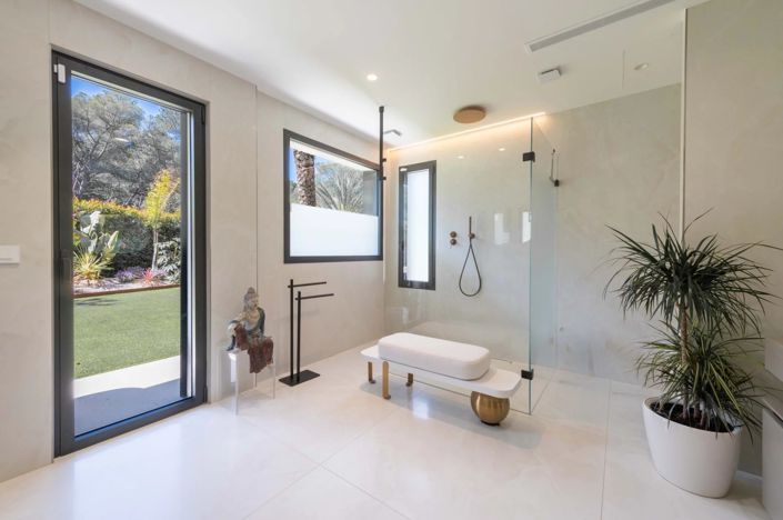 Image No.9-3 Bed House for sale