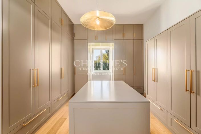 Image No.15-6 Bed House for sale