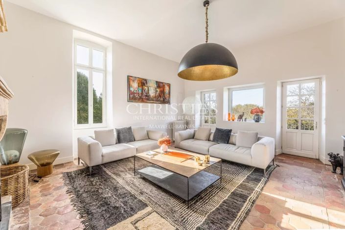 Image No.7-6 Bed House for sale