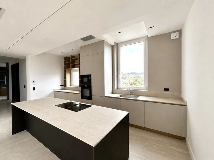 Image No.4-4 Bed Apartment for sale