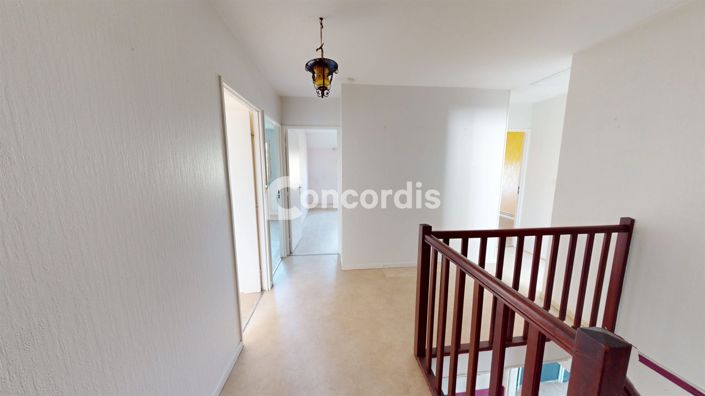 Image No.6-4 Bed House for sale