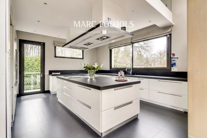 Image No.9-3 Bed House for sale