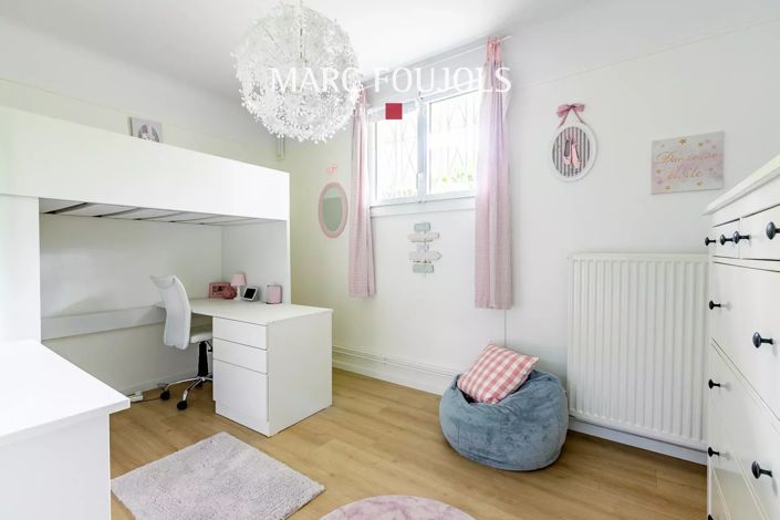 Image No.18-7 Bed House for sale