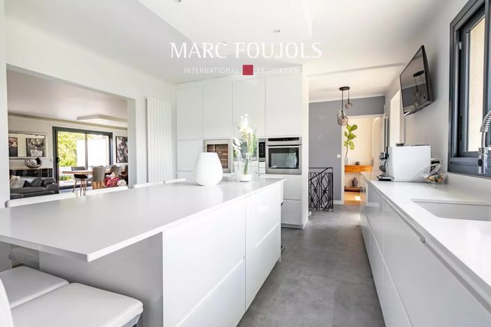 Image No.8-7 Bed House for sale