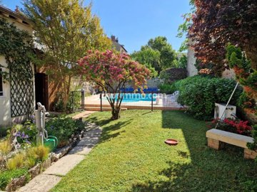 1 - Lons-le-Saunier, House