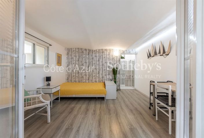 Image No.16-5 Bed House for sale
