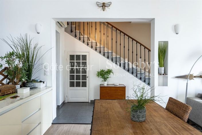 Image No.2-5 Bed House for sale