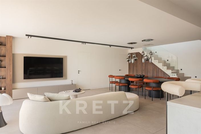 Image No.14-5 Bed House for sale
