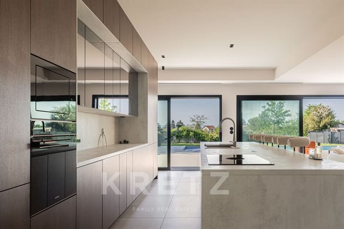 Image No.16-5 Bed House for sale