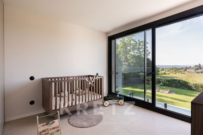 Image No.20-5 Bed House for sale