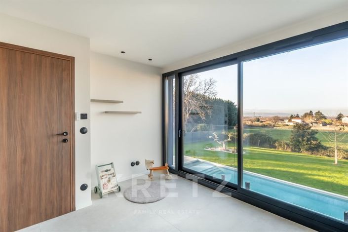 Image No.21-5 Bed House for sale