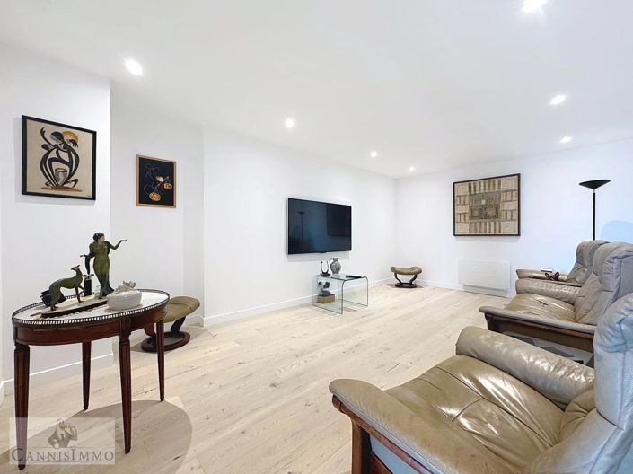 Image No.13-3 Bed Apartment for sale