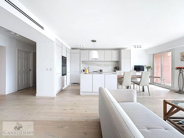 Image No.18-3 Bed Apartment for sale