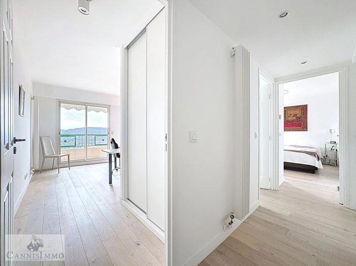 Image No.5-3 Bed Apartment for sale