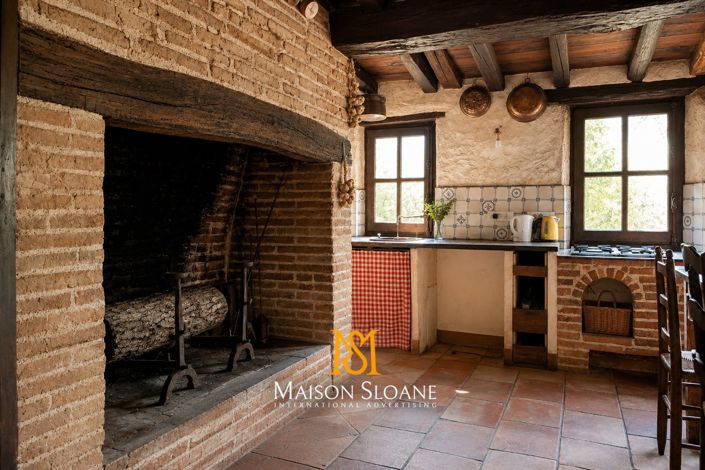 Image No.11-5 Bed House for sale
