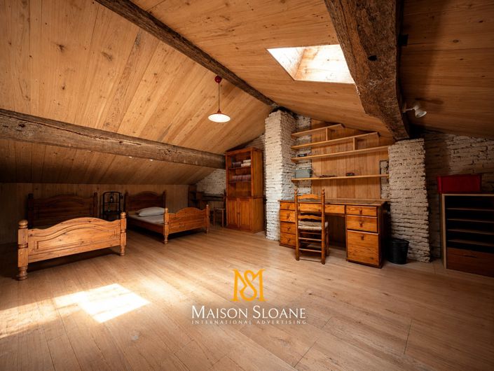 Image No.18-5 Bed House for sale