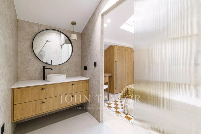 Image No.15-4 Bed House for sale