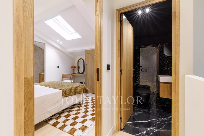 Image No.16-4 Bed House for sale