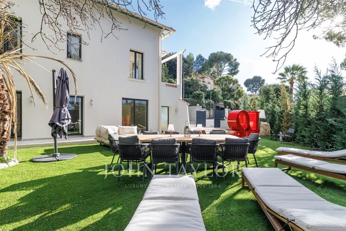 Image No.2-4 Bed House for sale