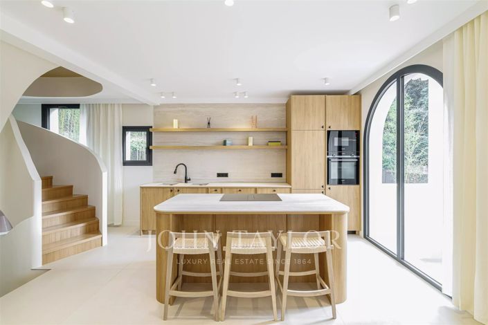 Image No.6-4 Bed House for sale