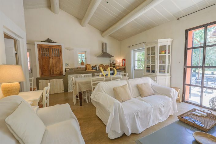 Image No.20-5 Bed House for sale