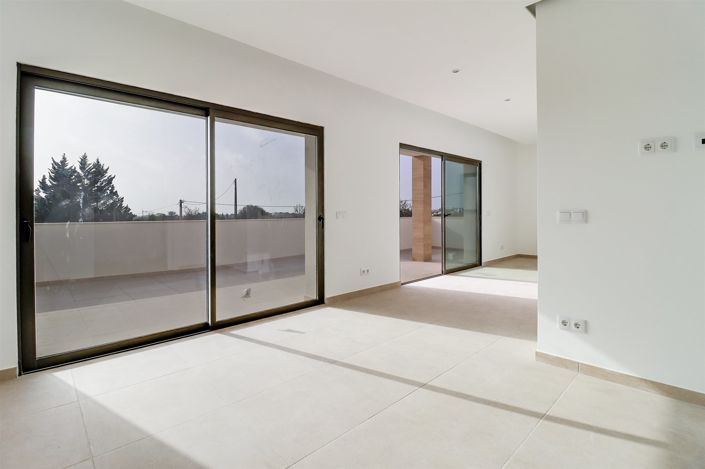 Image No.21-4 Bed House for sale