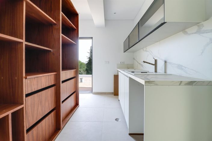 Image No.23-4 Bed House for sale