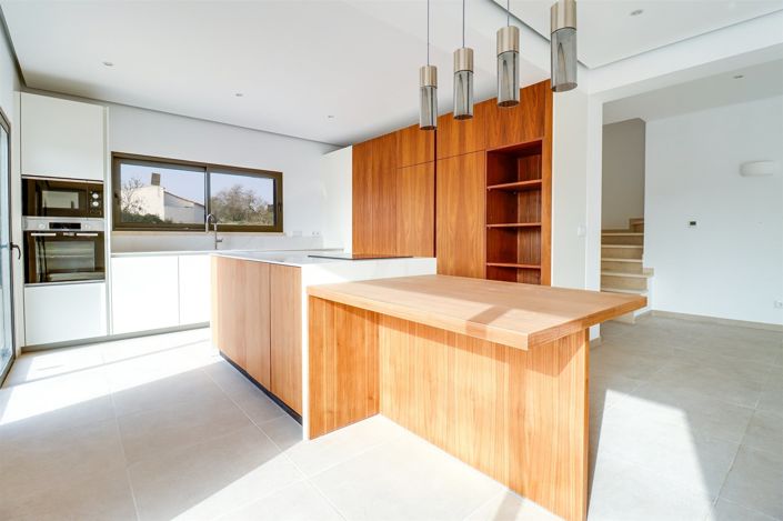 Image No.4-4 Bed House for sale