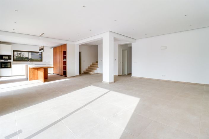 Image No.7-4 Bed House for sale