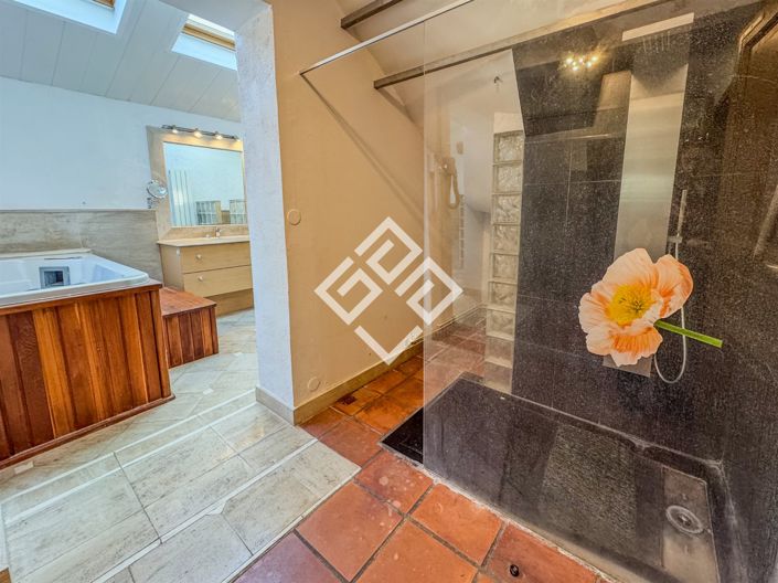 Image No.13-5 Bed House for sale