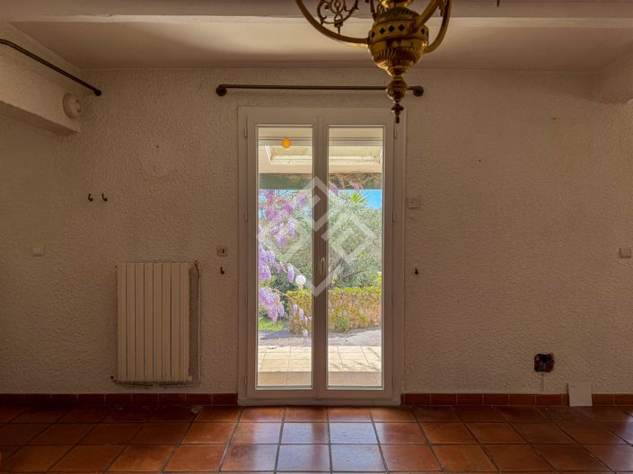 Image No.21-5 Bed House for sale