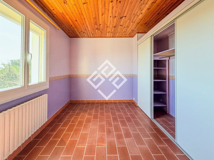 Image No.5-5 Bed House for sale