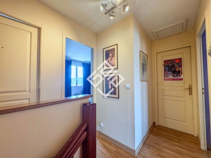 Image No.6-3 Bed House for sale