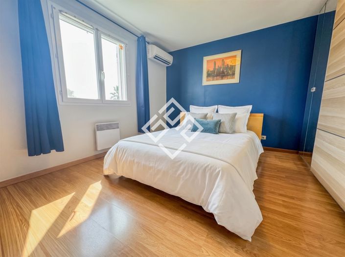 Image No.8-3 Bed House for sale