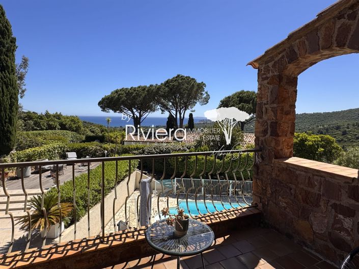 Image No.17-6 Bed House for sale