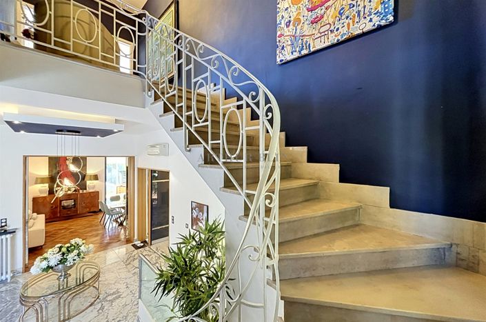 Image No.8-4 Bed House for sale
