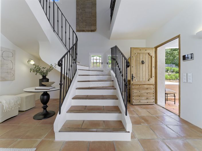 Image No.17-5 Bed House for sale