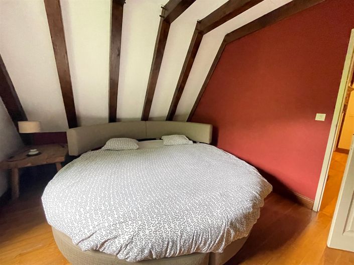Image No.17-6 Bed House for sale