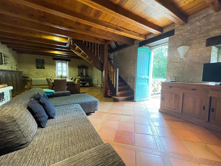 Image No.5-6 Bed House for sale