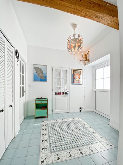 Image No.18-3 Bed House for sale