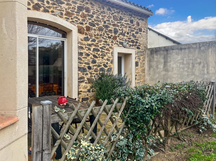 Image No.19-5 Bed House for sale